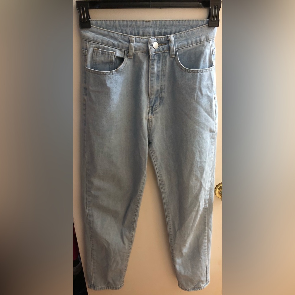 Light Wash High-Rise Mom Jeans
